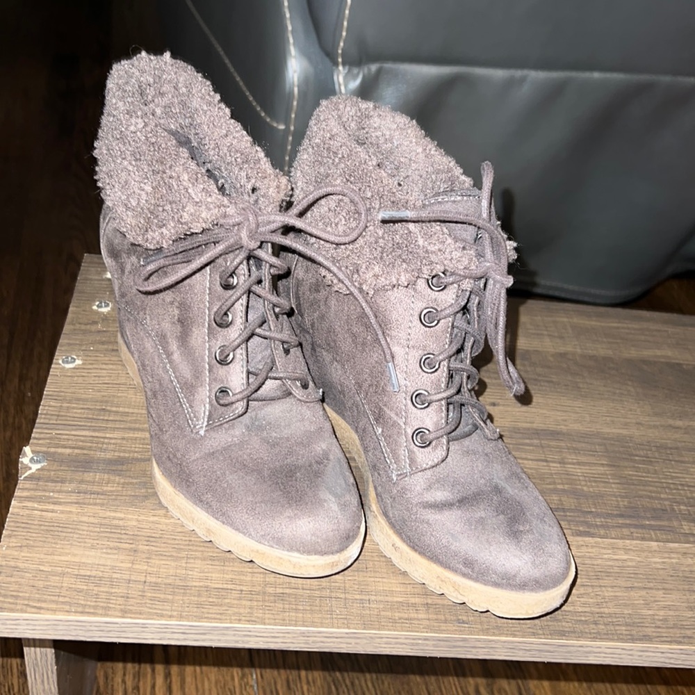 Brown winter/fall bootie - Picture 3 of 3
